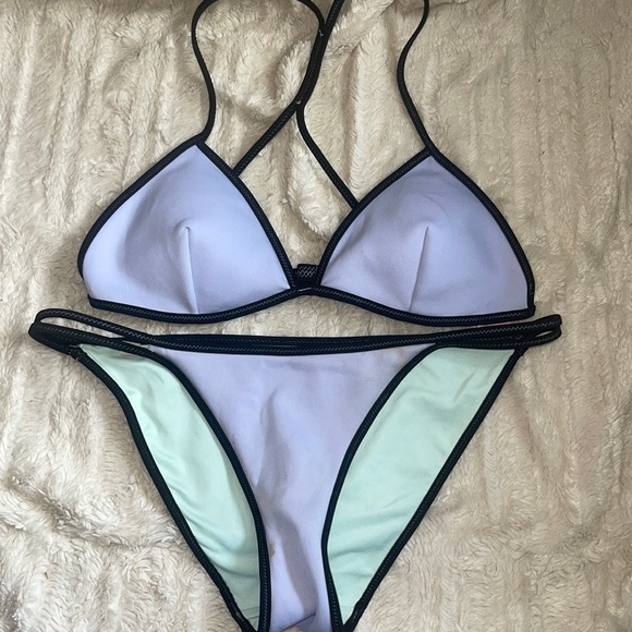 Victoria’s Secret Bikini Set Top MD Bottom SM Orchid Violet Removabl Padding - Picture 1 of 4